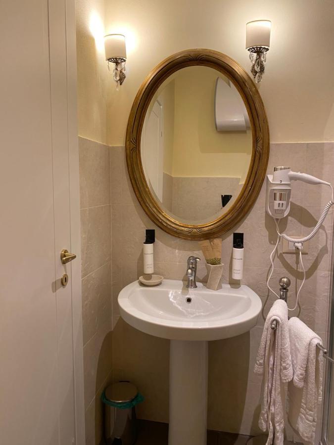 ホテル Palazzo Lari サルツァーナ エクステリア 写真