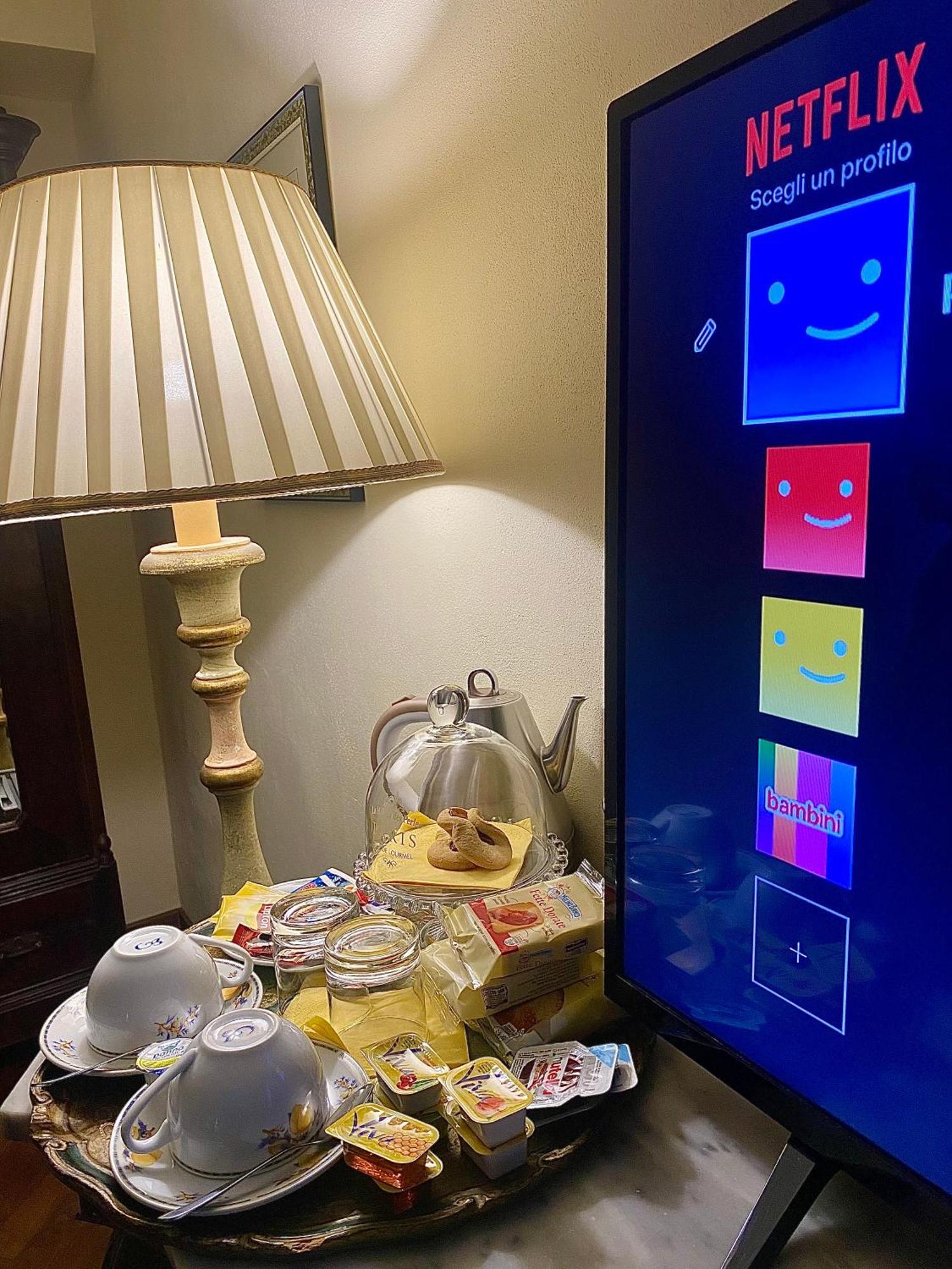 ホテル Palazzo Lari サルツァーナ エクステリア 写真