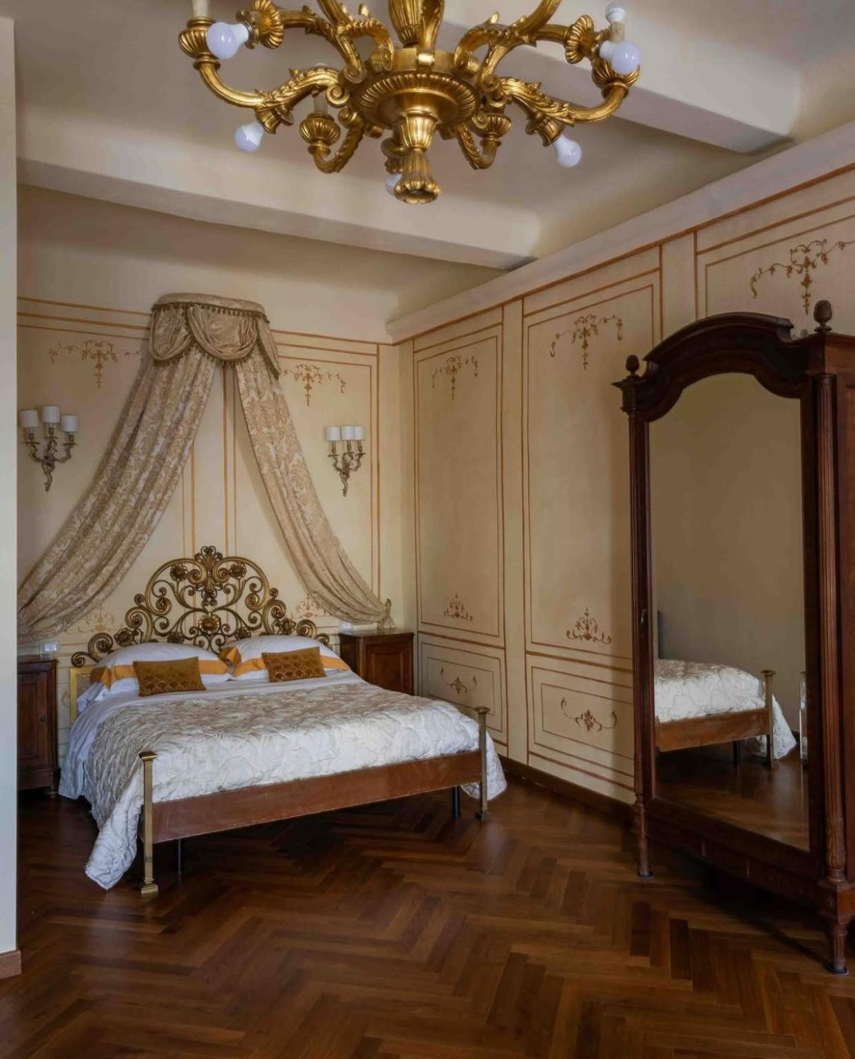 ホテル Palazzo Lari サルツァーナ エクステリア 写真