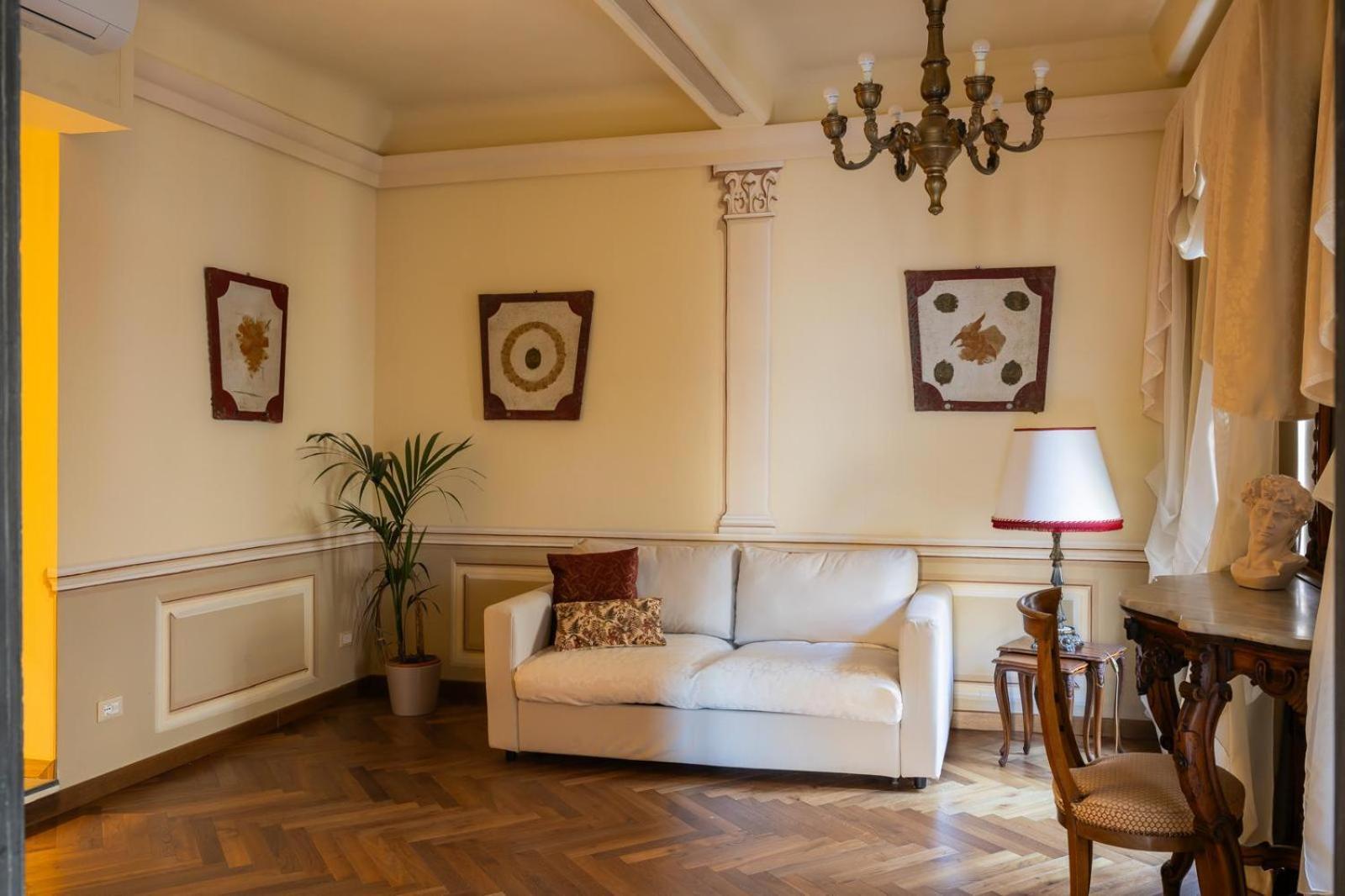 ホテル Palazzo Lari サルツァーナ エクステリア 写真