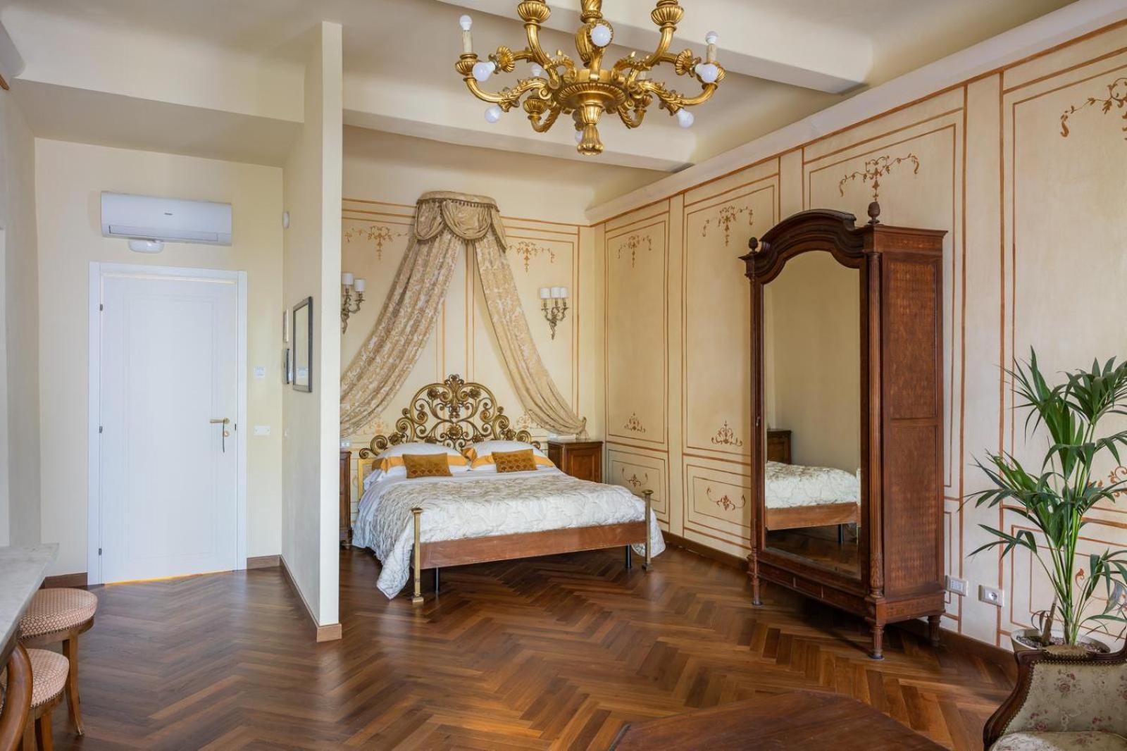 ホテル Palazzo Lari サルツァーナ エクステリア 写真
