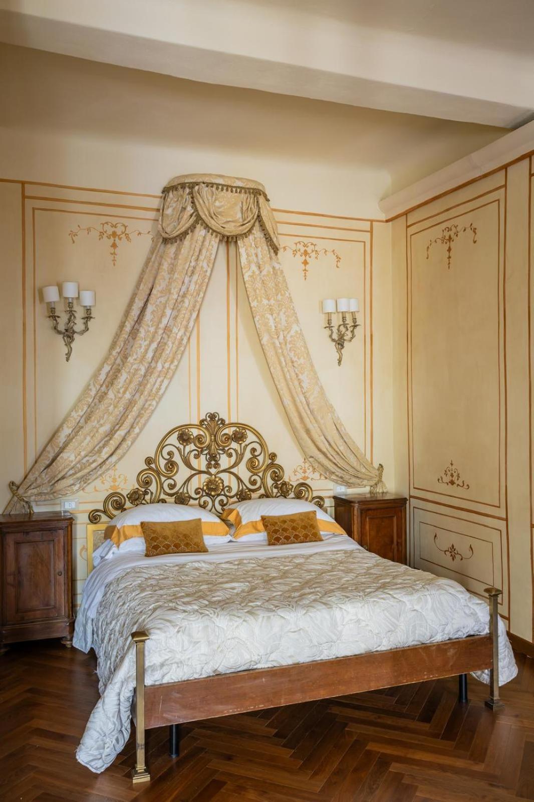 ホテル Palazzo Lari サルツァーナ エクステリア 写真